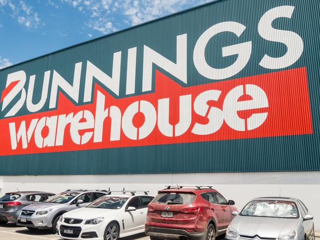 Melbourne, Australia  January 3, 2016: Bunnings Warehouse, owned by Wesfarmers, is the largest hardware business in Australia. This is the suburban Nunawading store.