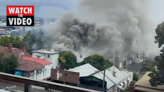 Fire erupts in Geelong CBD