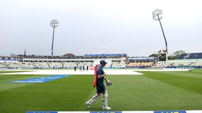 Overcast conditions on Day 2. (Photo by Ryan Pierse/Getty Images)