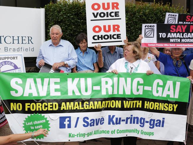 The Ku-ring-gai community rallies against forced council mergers outside Paul Fletcher’s office. Picture: Virginia Young