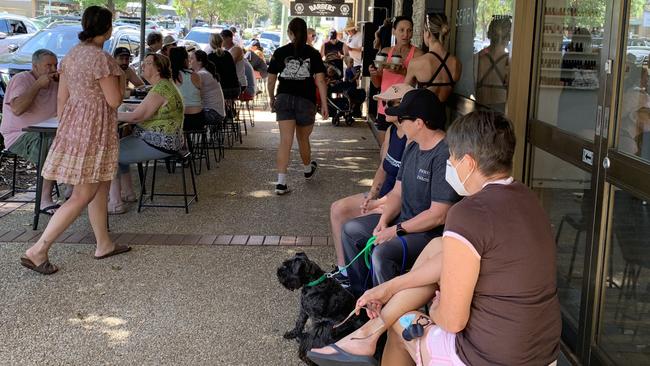 There were long lines at several cafes in Port Macquarie on Monday morning, January 2. Picture: Janine Watson.