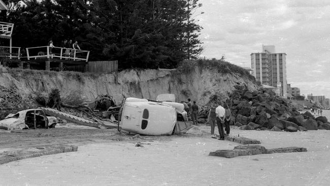 Sandbags and car bodies used to try and stop beach erosion on the Gold Coast, 1967 Source: Gold Coast Libraries Local Studies Collection.