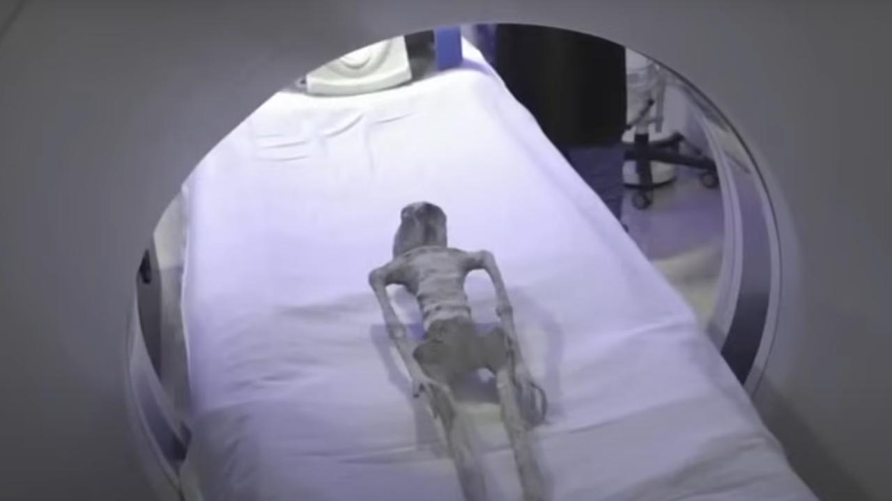 Mexican doctors analysing the alleged alien corpses. Picture: YouTube