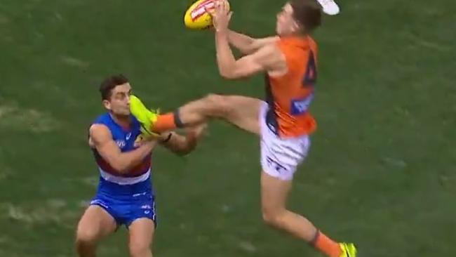 Toby Greene kicks Luke Dahlhaus in the face in Round 21.