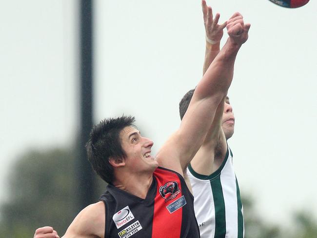 s10wh204 EFL (Division 4) preliminary final: kilsyth v forest hill at Walker Park, Mitcham. Kilsyth No 18 Sean Currey and Forest Hill No.45 Will Stoneham in action. Picture: Sarah Matray