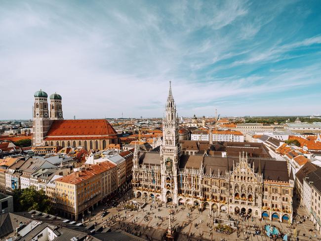 Panorama of Marienplatz square with New Town Hall and Frauenkirche (Cathedral of Our Lady).