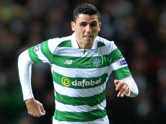 GLASGOW, SCOTLAND - SEPTEMBER 28: Tom Rogic of Celtic in action during the UEFA Champions League match between Celtic FC and Manchester City FC at Celtic Park on September 28, 2016 in Glasgow, Scotland. (Photo by Mark Runnacles/Getty Images)