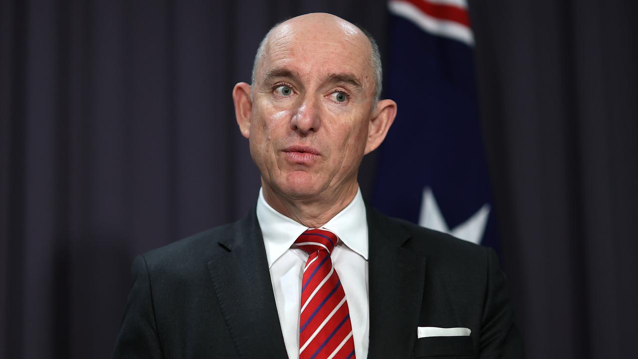 Employment Minister Stuart Robert says Queensland should reopen its international borders to returning Australians from 80 per cent double-dose vaccination rates.