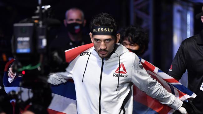 Max Holloway prepares to fight Alexander Volkanovski at UFC 251. (Photo by Jeff Bottari/Zuffa LLC)