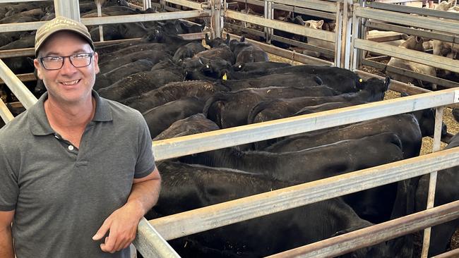 Stephen Parker from Holbrook, NSW, sold Black Simmental steers to a top of $1445 (335kg, 431c/kg) and sold to a top of 487c/kg liveweight for the lighter line at the Wodonga weaner sale.