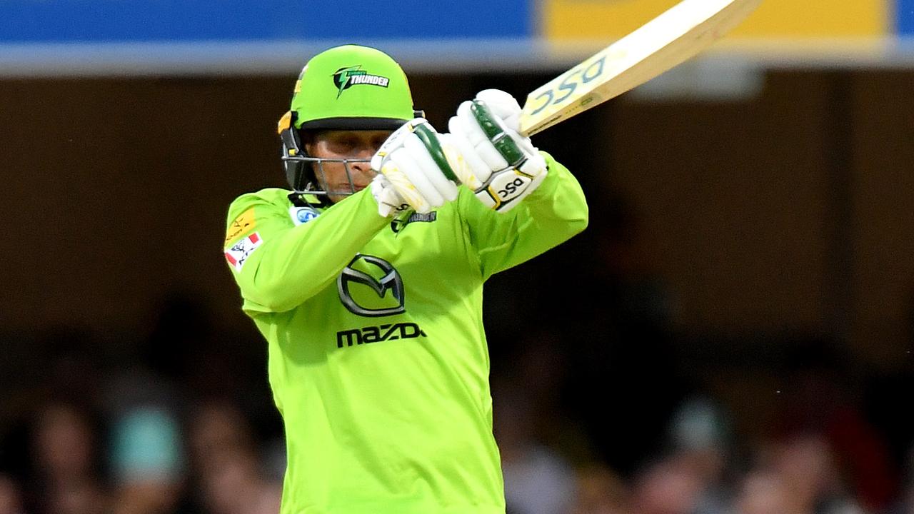 Usman Khawaja survived a lbw all that would have been overturned with the use of DRS in the BBL opener.