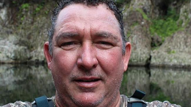 Accused high country killer Greg Lynn — behind bars for the alleged murders of Russell Hill and Carol Clay — is suing Jetstar for unfair dismissal.