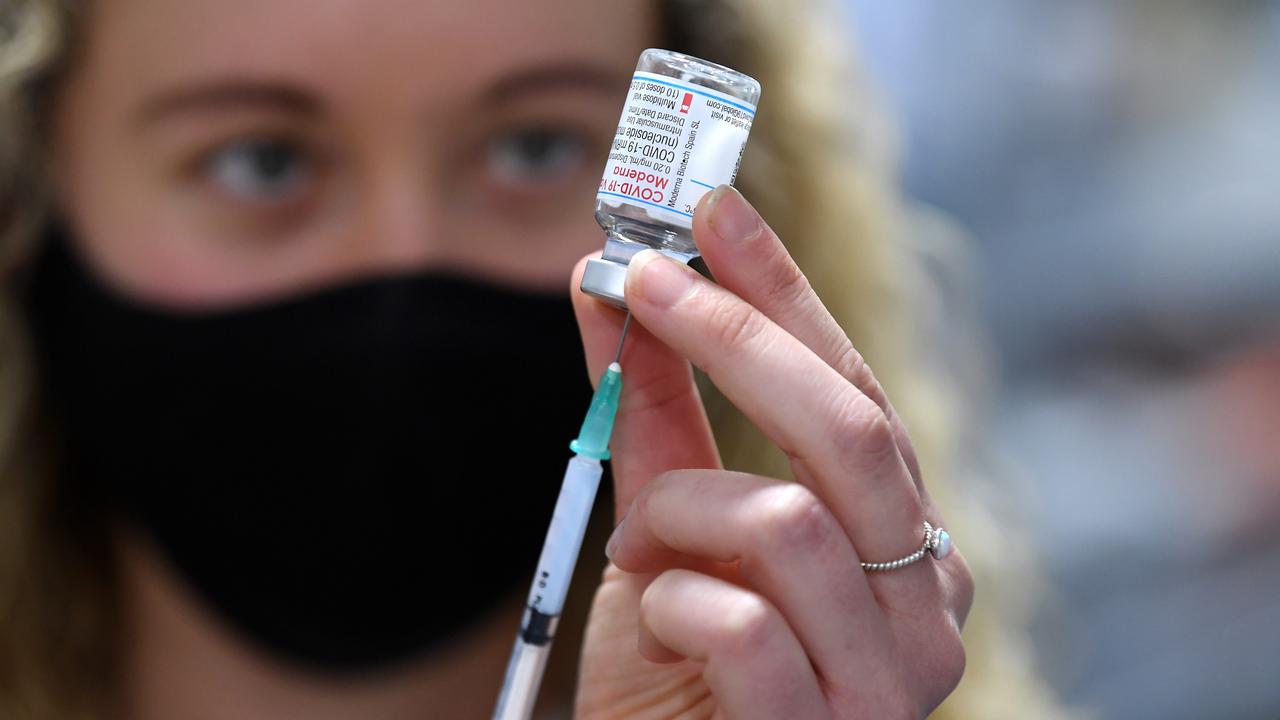 The more people who are vaccinated, the better the economy will recover as states emerge from lockdowns. Picture: NCA NewsWire/Dan Peled