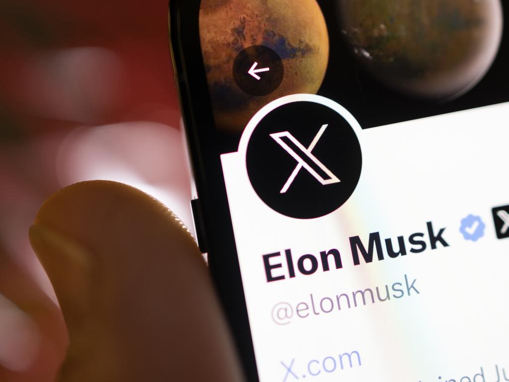 Elon Musk’s rebrand of Twitter ‘a legal risk’