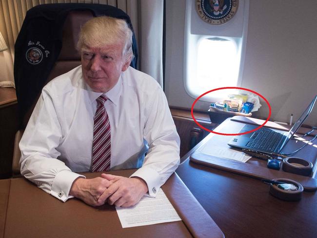 trumpe and airfroce one and red cirlce