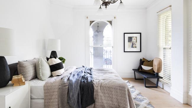 Bedrooms look across the road to Edinburgh Gardens.