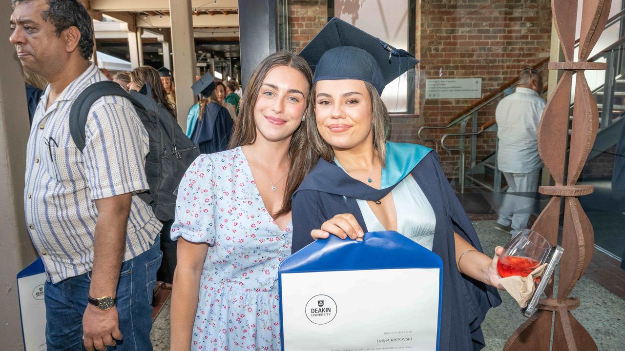 04-02-2025 Deakin Graduation Bachelor of Exercise and Sport Science, Angelina Ristovski and Emma Ristovski