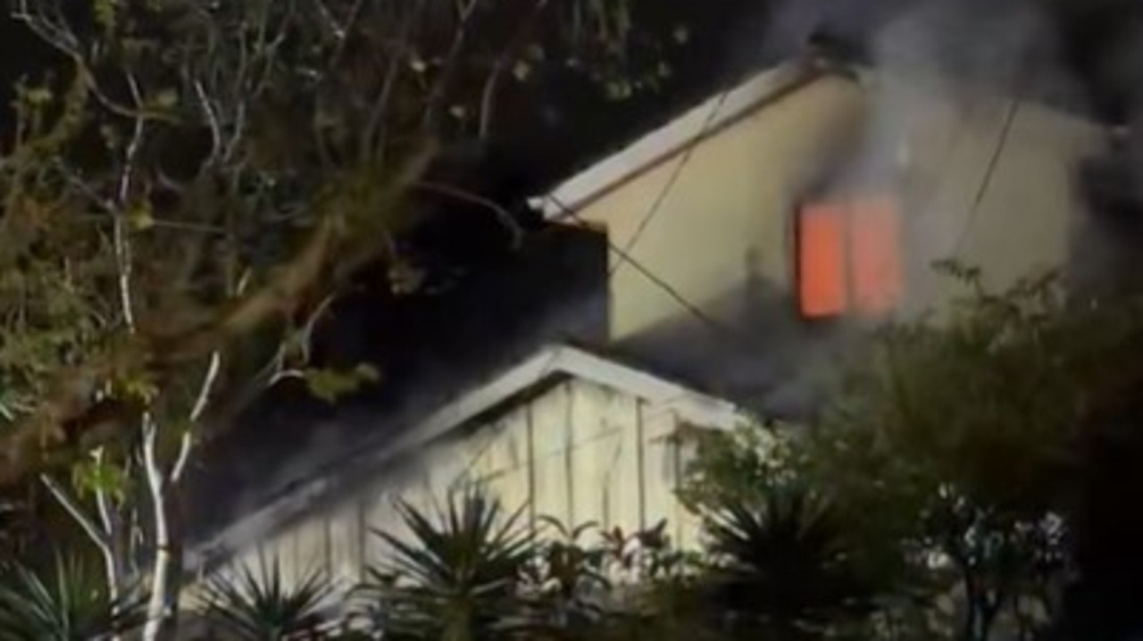 Firefighter injured after Wardale Rd, Springvale South house fire