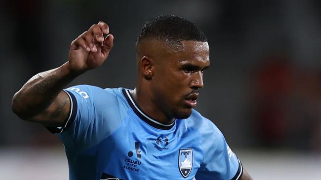 Douglas Costa made a return from injury. Photo: Getty Images.