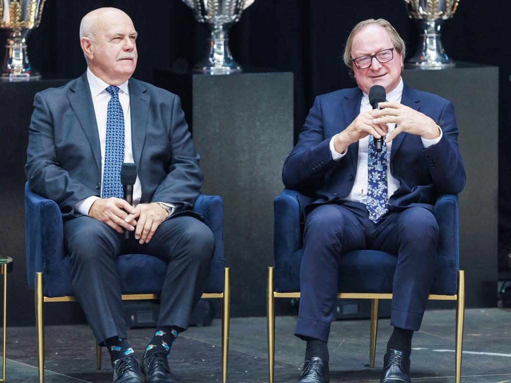 Kevin Sheedy, right, with Leigh Matthews. Picture: NCA NewsWire / Aaron Francis