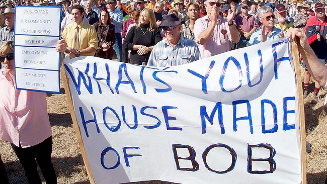 In 2005, then Premier Bob Carr came under fire at the Gunnedah Timbers rally for converting a huge area of State Forest into National Park. (Pic: News Corp)