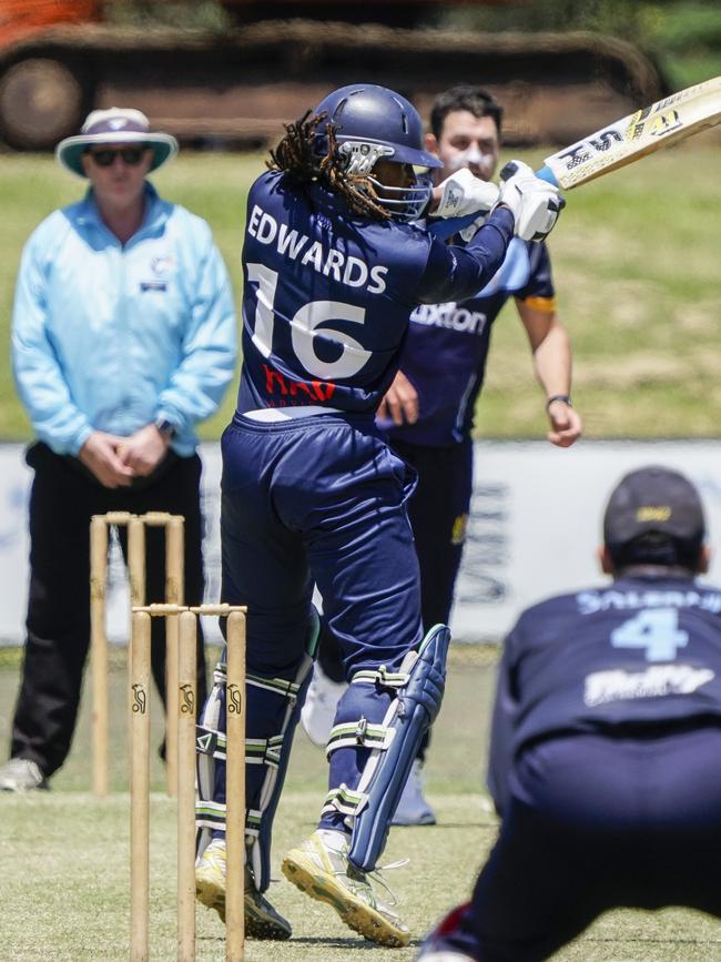 Lincoln Edwards batting for Elsternwick.