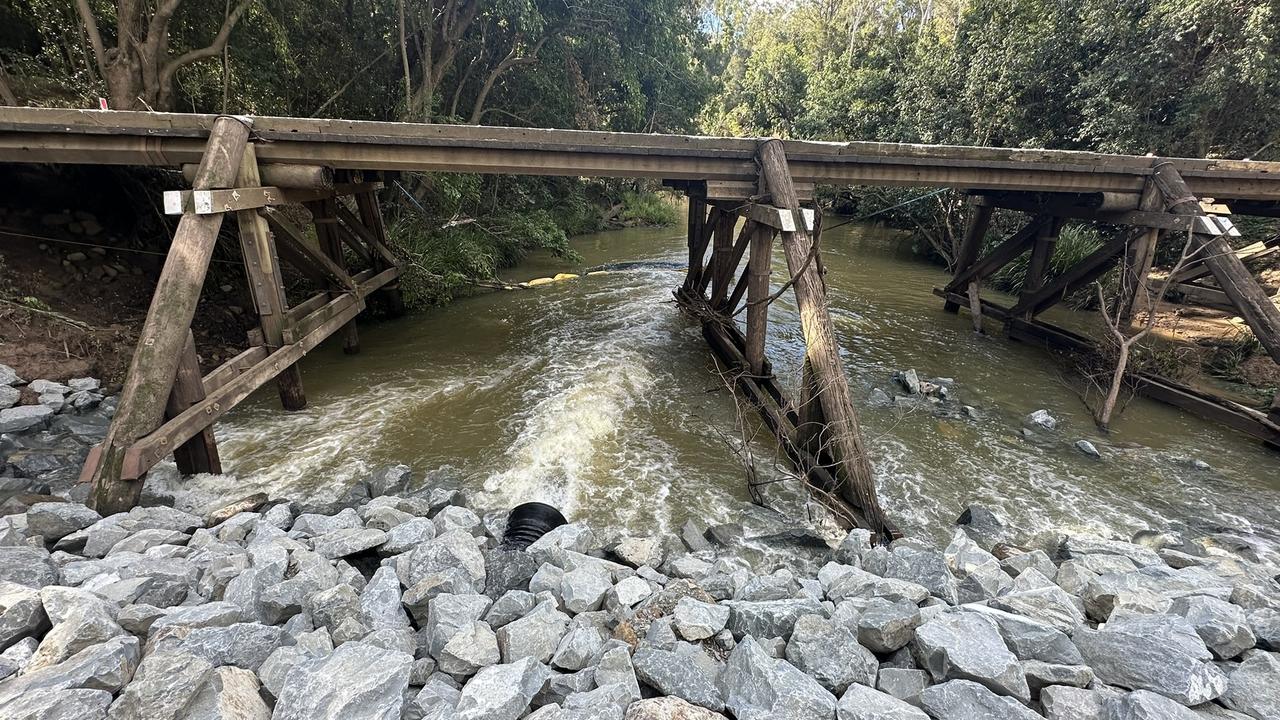 ‘Stink of dead fish’: Claims solar farm crossing has ‘dammed’ Munna Creek