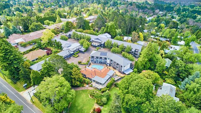 Elanor sold the Leura Gardens Resort in the Blue Mountains of NSW to Jerry Schwartz.