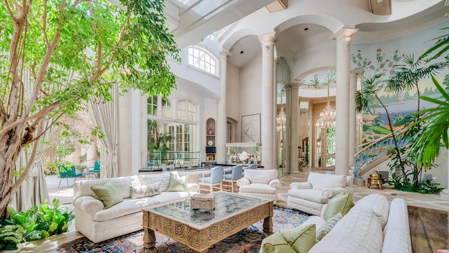 The grand living room of Rhonda Fleming’s picture-perfect mansion. Supplied by Toptenrealestatedeals.com