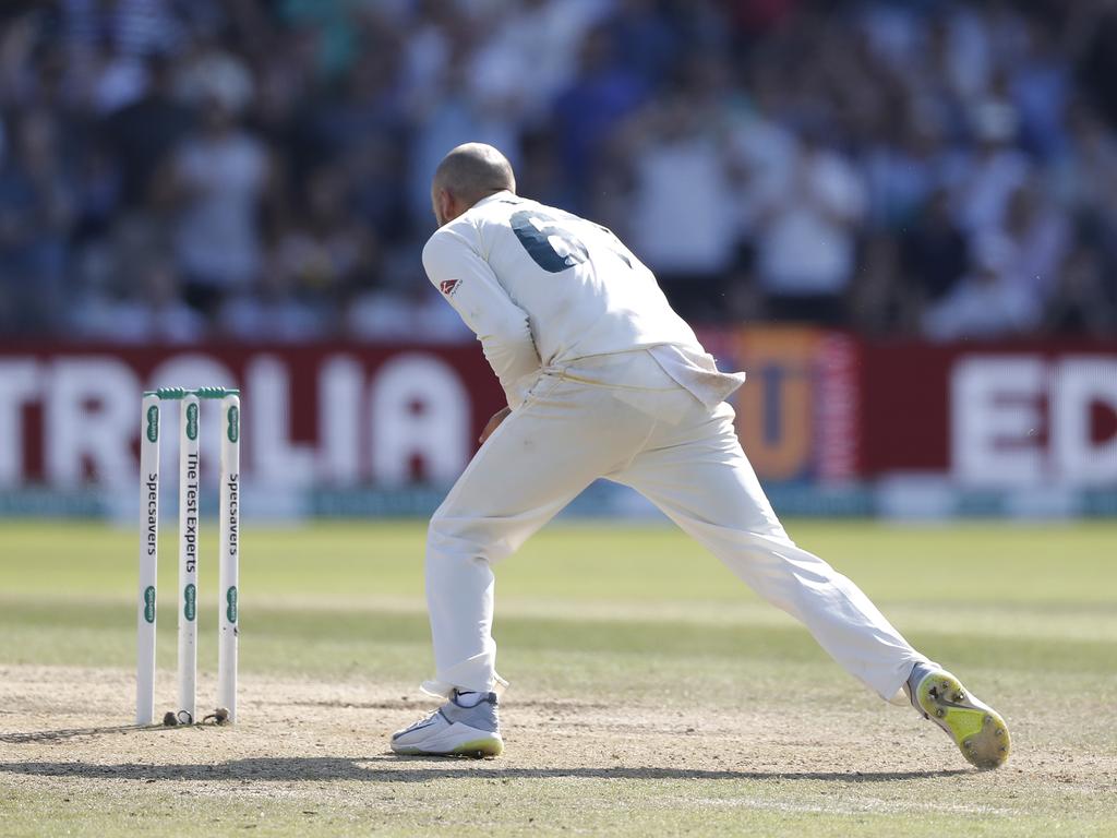 Nathan Lyon’s heartbreaking fumble