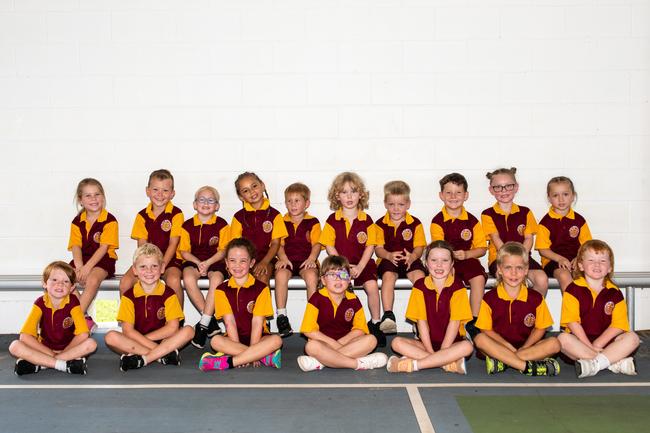 Sarina State School 2022 Prep A. (L-R) Back row: Tannah Vincent, Carter Mansfield, Harrison McFadzen, Cassidy Davies, Elias Neilsen, Quade Cross, Hunter Watkin, Jack Shepherd, Billie Weihsmann, Lillian Rutherford; front row: Rocco Sheppard, Oliver Perry, Alexis Payne, Maggie Gordon, Georgia Walpole, Nate Petersen, Declan Crichton. Picture: Michaela Harlow MKY2022PREP