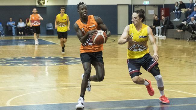 Thon Angui (left) for Westridge Fruit and Veg Warriors against Joshua Allen of Southern Cross Bricklaying Eels. Picture: Kevin Farmer
