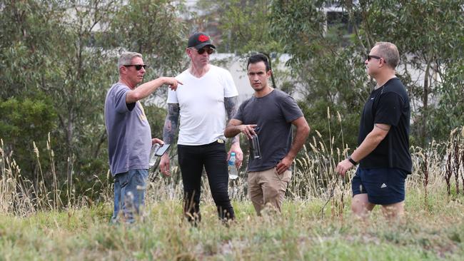 Missing Person squad detectives search along bushland beside Darebin creek in Heidelberg West. Picture: NCA NewsWire/ David Crosling