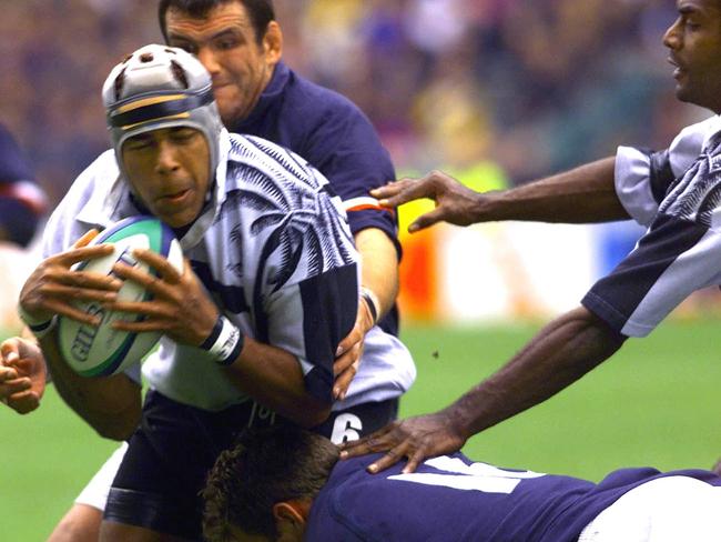 New signing: Simon Raiwalui competes for Fiji at the 1999 World Cup.