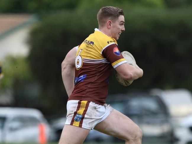 Lachlan Crossley scored the final try of the match for Cambridge Park. Picture: Warren Gannon Photography.