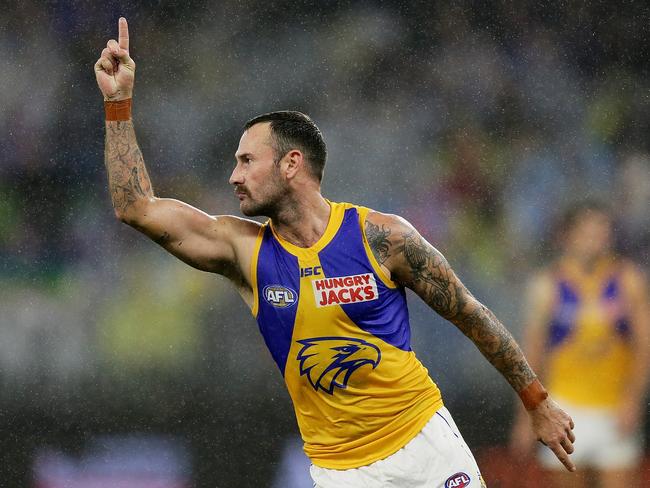 Chris Masten of the Eagles is out of contract.