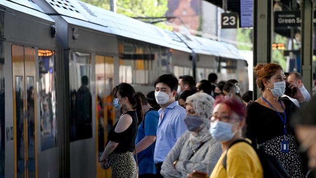 Commuters line the platform at Central station in Sydney. Picture: NCA NewsWire / Jeremy Piper