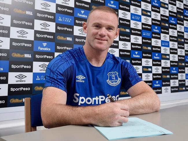 Wayne Rooney signs with boyhood club Everton.