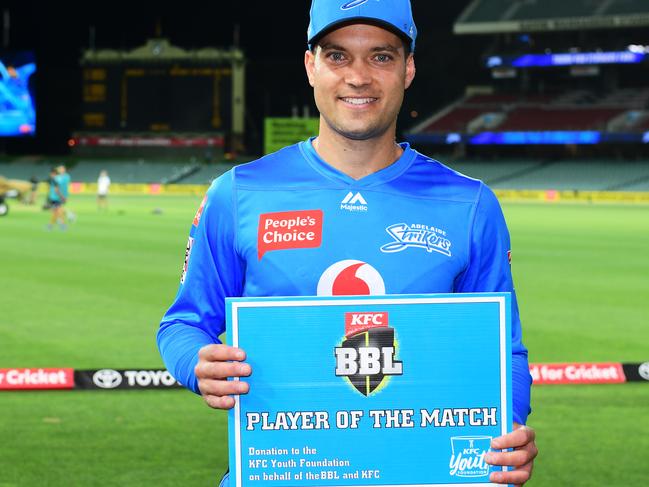 ADELAIDE, AUSTRALIA - JANUARY 21: Player of the match Alex Carey of the Strikers during the Big Bash League match between the Adelaide Strikers and the Brisbane Heat at Adelaide Oval, on January 21, 2021, in Adelaide, Australia. (Photo by Mark Brake/Getty Images)