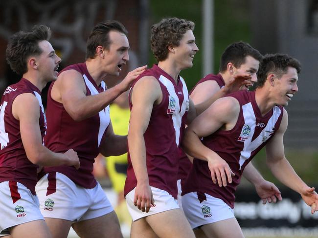 OEFN Senior Football. Premier Data Premier Division Seniors, Round 7. Upwey Tecoma Seniors vs Mt Evelyn Seniors, played at Upwey Tecoma Football Club, Chosen Avenue, Upwey, Victoria, Saturday 24th May 2025. Mt Evelyn Seniors players share happy moment. Picture: Andrew Batsch