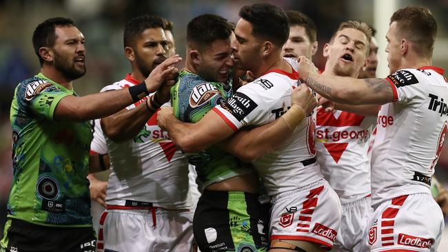 Lafai’s teammates react after the incident. Image: Mark Metcalfe/Getty Images