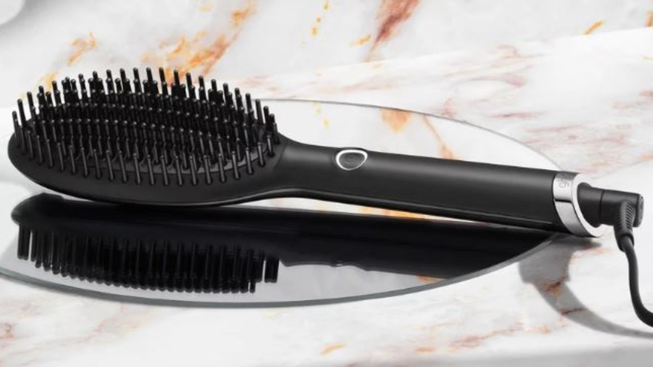 ghd glide™ professional smoothing hot brush.