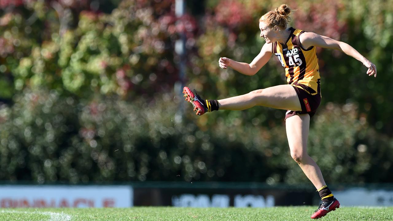 VFLW: Alison Drennan launches Box Hill into attack. Picture: Steve Tanner