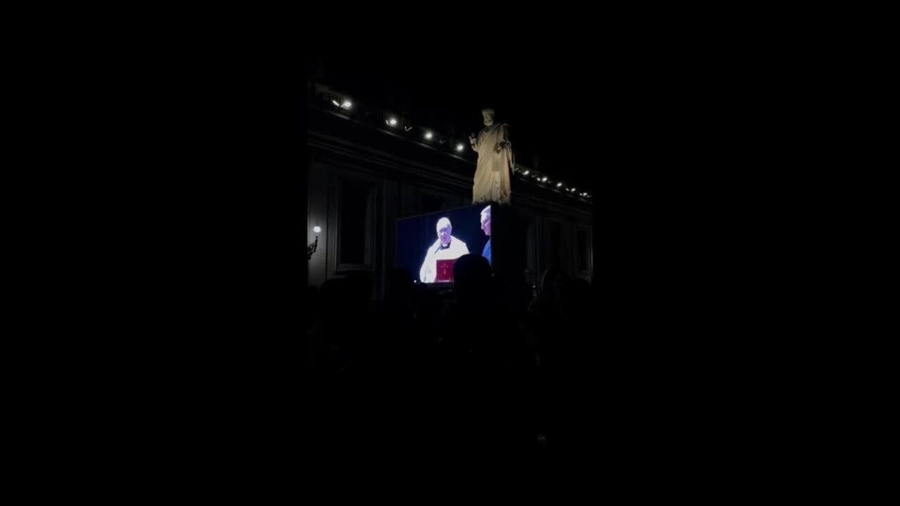 Thousands Gather at Vatican to Pray for Pope Francis