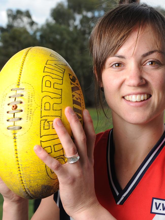 Daisy Pearce pictured in 2013 in her Darebin colours.