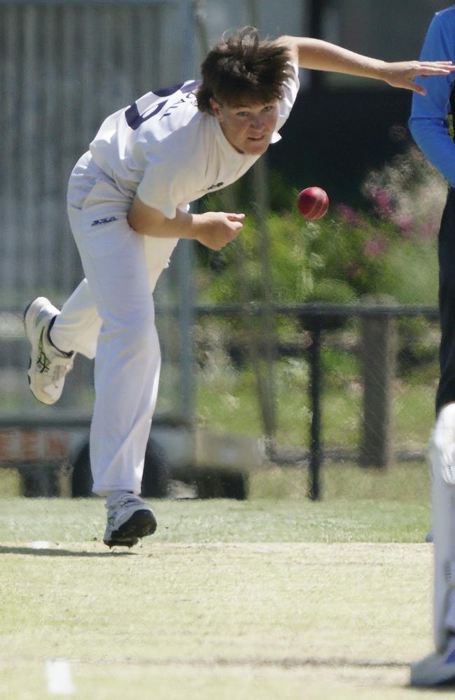 Nic Tindall bowling for the Hawks. Picture: Valeriu Campan