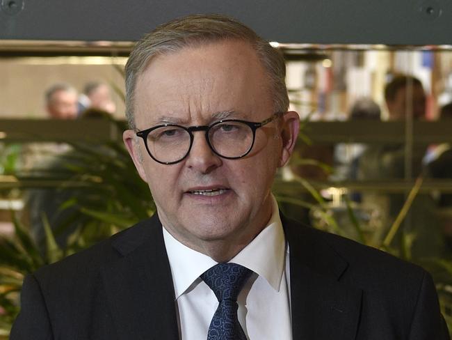 MELBOURNE, AUSTRALIA - NewsWire Photos AUGUST 21, 2023: Prime Minister Anthony Albanese tours the new CSL Global HQ and Centre for Research and Development in Melbourne. Picture: NCA NewsWire / Andrew Henshaw