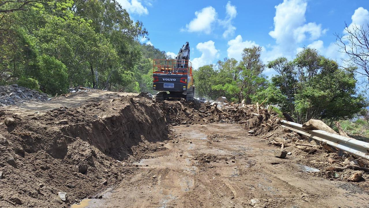 TMR work on the Captain Cook Highway between Cairns and Port Douglas. Picture: TMR