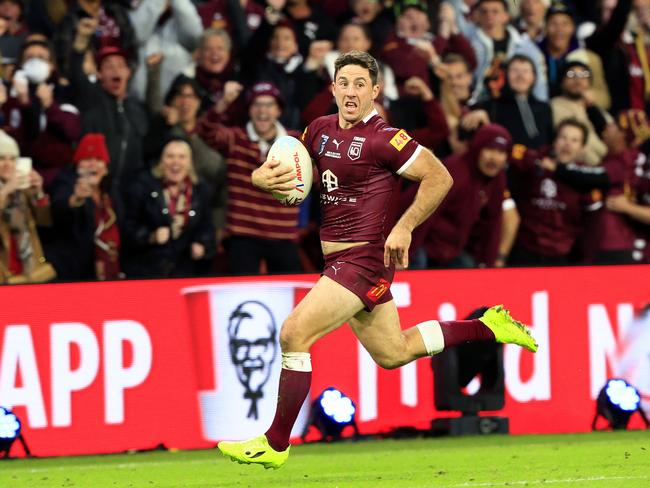 Ben Hunt scores the match-winning try for the Maroons in the State of Origin decider. Pics Adam Head