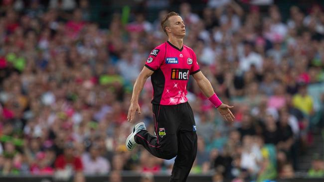 Tom Curran of the Sixers will by flying to the Windies and will miss the remainder of BBL|08